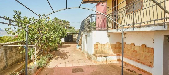 3 bedrooms House in Valderice, Italy No. 49657 7