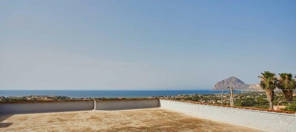 3 bedrooms House in Valderice, Italy No. 49657 8