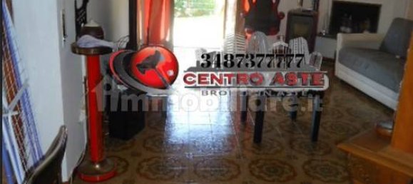 4 bedrooms Apartment in Colleferro, Italy No. 264266 3