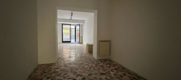 Gewerbliche Immobilie in Sarzana, Italy 41m², Nr. 104196 3