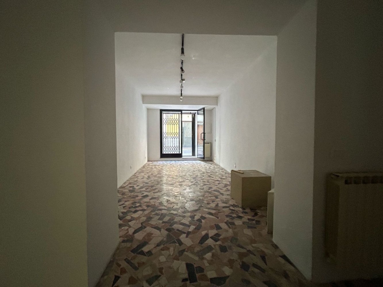 Gewerbliche Immobilie in Sarzana, Italy 41m², Nr. 104196