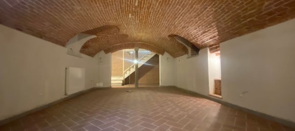 5 rooms Apartment in Vigevano, Italy No. 178172 2