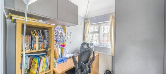 4 bedrooms House in Harrow, United Kingdom No. 12209 23