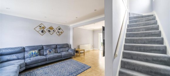 4 bedrooms House in Harrow, United Kingdom No. 12209 31