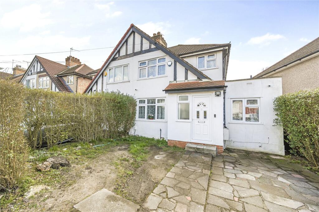 4 bedrooms House in Harrow, United Kingdom No. 12209