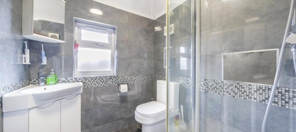 4 bedrooms House in Harrow, United Kingdom No. 12209 10