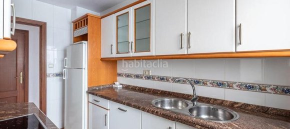 Apartamento de 4 dormitorios en Granada, Spain No. 171164 7