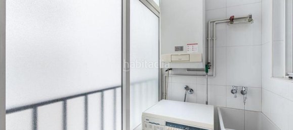 Apartamento de 4 dormitorios en Granada, Spain No. 171164 9