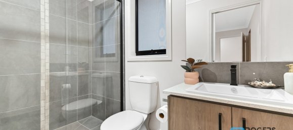 4 bedrooms House in Pakenham, Australia No. 244 9