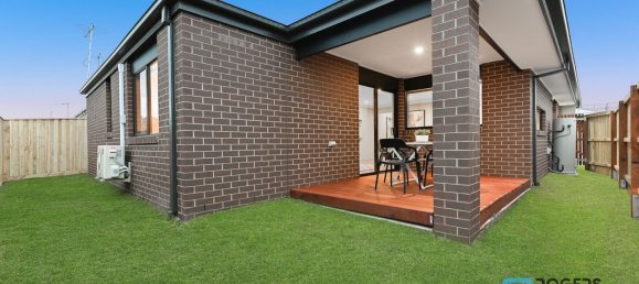 4 bedrooms House in Pakenham, Australia No. 244 15