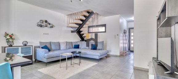 Дом с 4 спальнями в Шампиньи-сюр-Марн, Франция № 327120 3