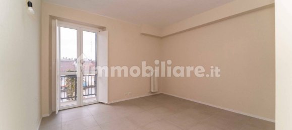 3 bedrooms Apartment in Turin, Italy No. 195275 8