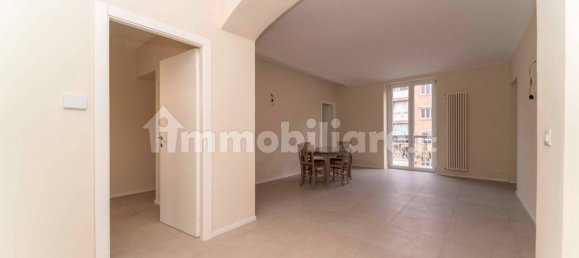 3 bedrooms Apartment in Turin, Italy No. 195275 6