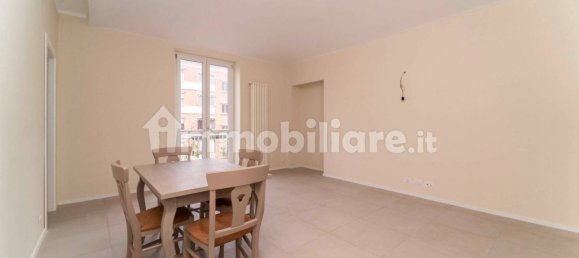 3 bedrooms Apartment in Turin, Italy No. 195275 5