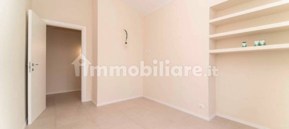 3 bedrooms Apartment in Turin, Italy No. 195275 16