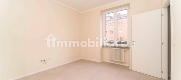 3 bedrooms Apartment in Turin, Italy No. 195275 19