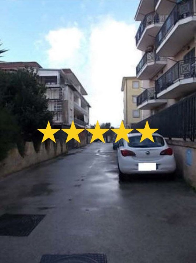 6 rooms Apartment in Naples, Italy No. 15005