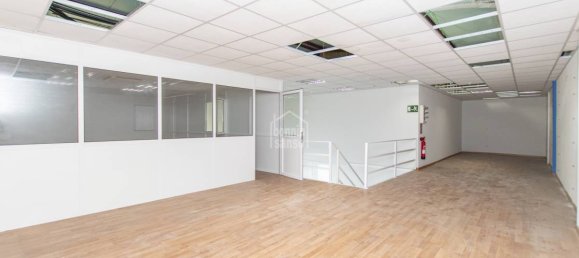 426m² Commercial property in Mahon, Spain No. 11746 7