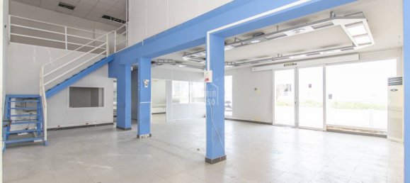 426m² Commercial property in Mahon, Spain No. 11746 3