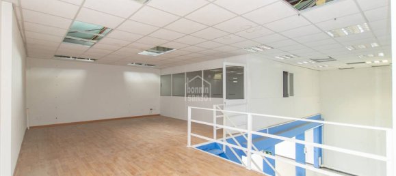 426m² Commercial property in Mahon, Spain No. 11746 6