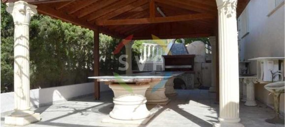 5 bedrooms Villa in Limassol, Cyprus No. 81324 2