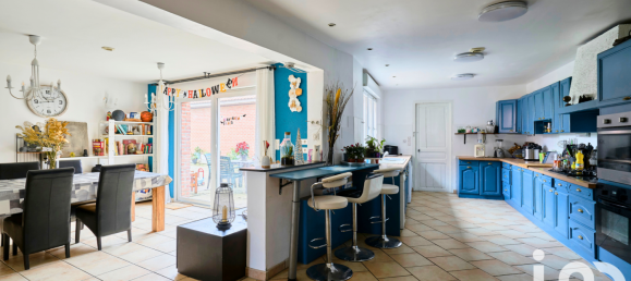 8 bedrooms House in Landas, France No. 154528 3