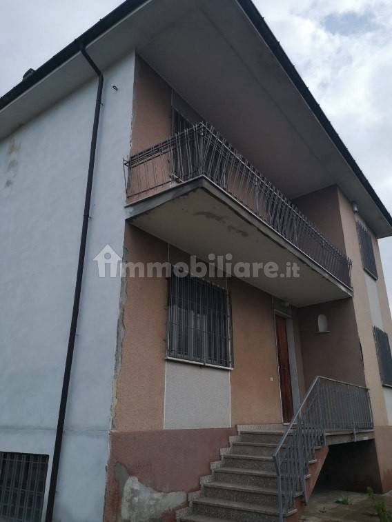 Дом с 3 спальнями в Лунгавилла, Италия № 341038