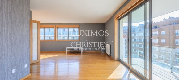 5 bedrooms Duplex in Matosinhos, Portugal No. 115986 3