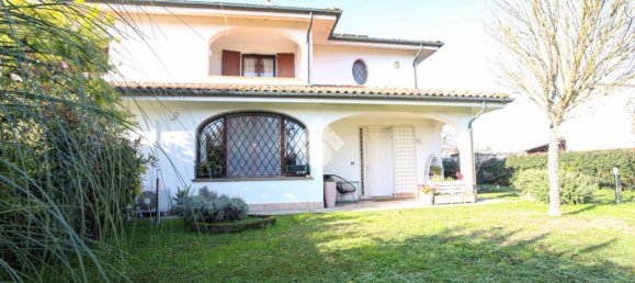 Villa de 5 habitaciónes en Baricella, Italy No. 15518 3