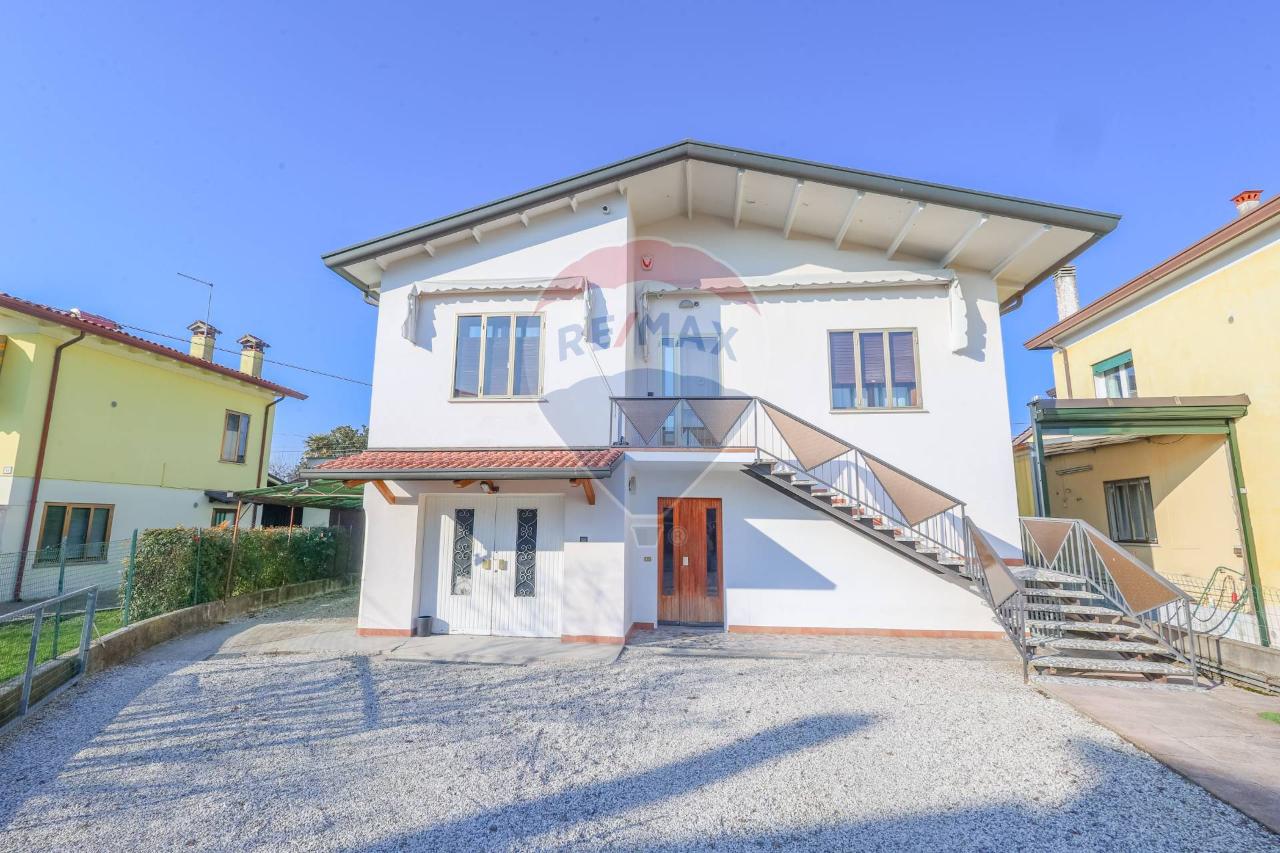 11 rooms Villa in Fontaniva, Italy No. 30692