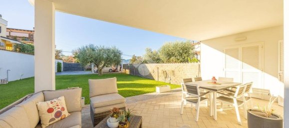 Villa de 3 dormitorios en Rome, Italy No. 327900 2