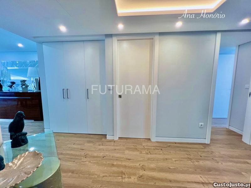 Apartamento de 3 dormitorios en Cascais, Portugal No. 43219