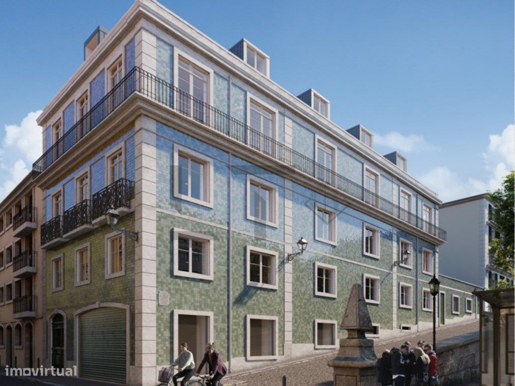 9 bedrooms Duplex in Lisbon, Portugal No. 98438