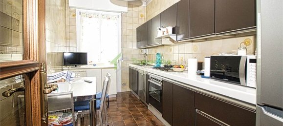 3 Schlafzimmer Doppelhaus in Modena, Italy, Nr. 53844 16