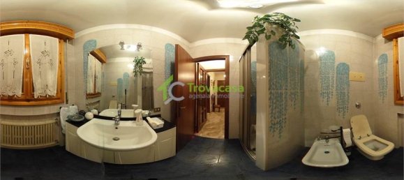 3 Schlafzimmer Doppelhaus in Modena, Italy, Nr. 53844 34