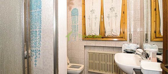 3 Schlafzimmer Doppelhaus in Modena, Italy, Nr. 53844 9