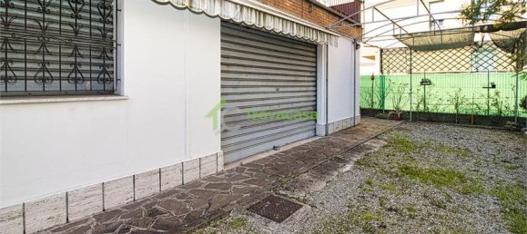 3 Schlafzimmer Doppelhaus in Modena, Italy, Nr. 53844 26