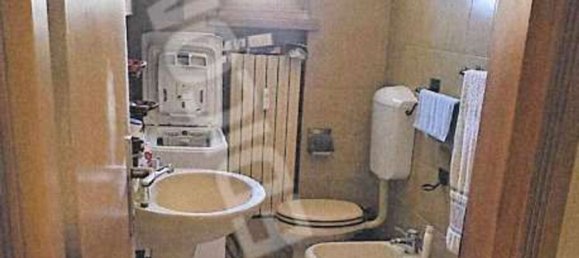 4 rooms Apartment in Ferrara, Italy No. 261689 2