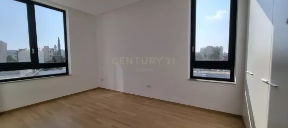 3 bedrooms Apartment in Germasogeia, Cyprus No. 694 5