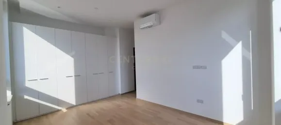 3 bedrooms Apartment in Germasogeia, Cyprus No. 694 3