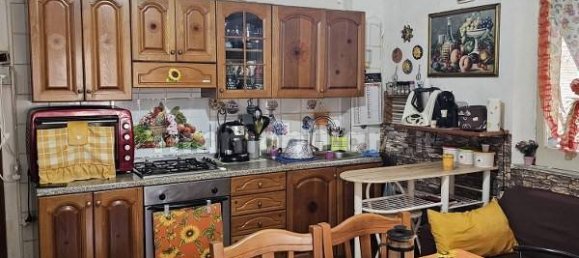 3 bedrooms Apartment in Reggio Calabria, Italy No. 281917 2