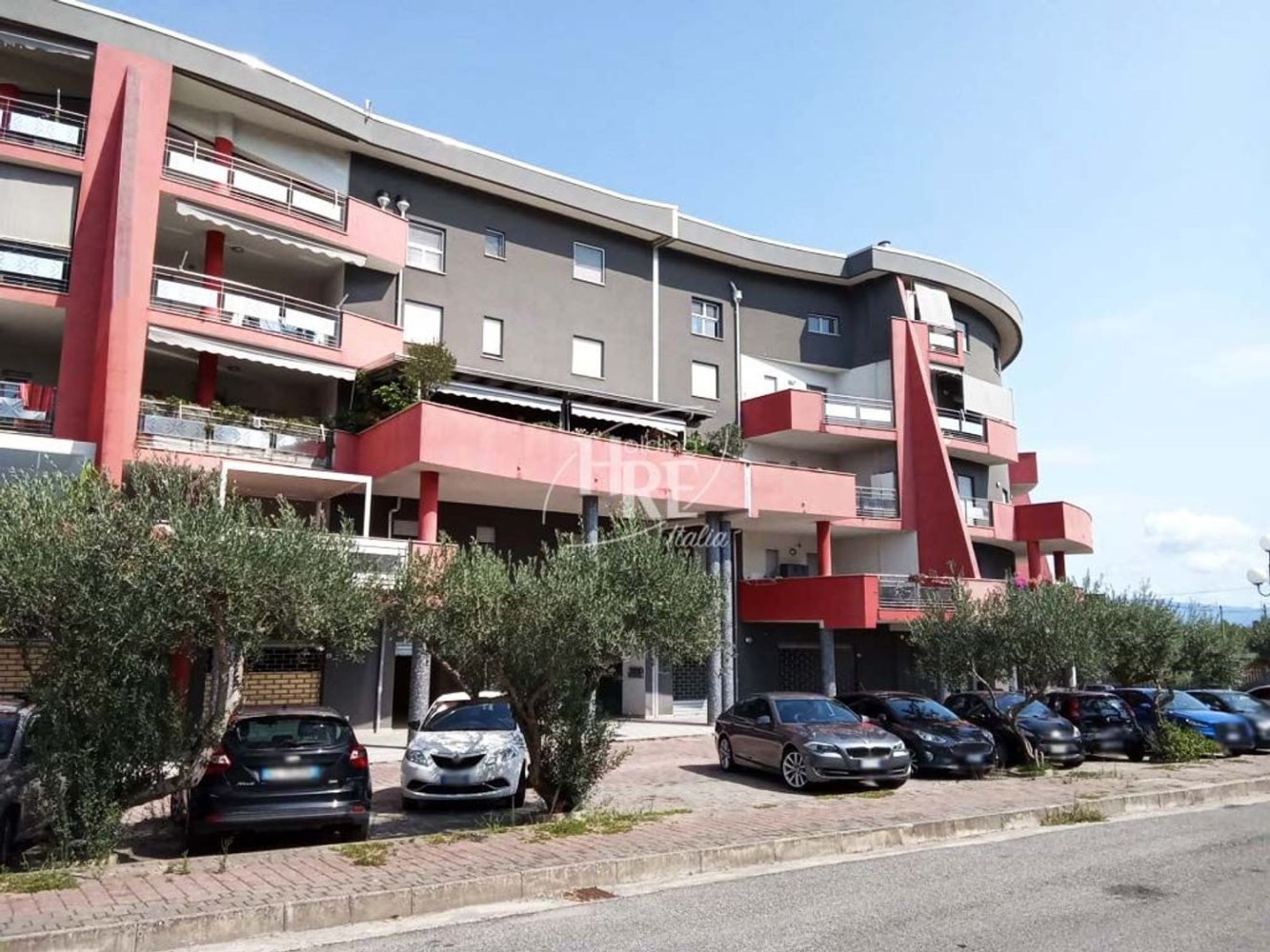 94m² Commercial property in Montalto Uffugo, Italy No. 337992