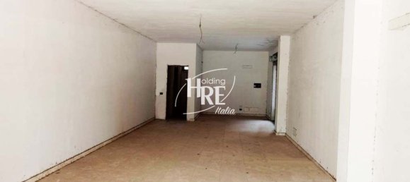 94m² Commercial property in Montalto Uffugo, Italy No. 337992 9