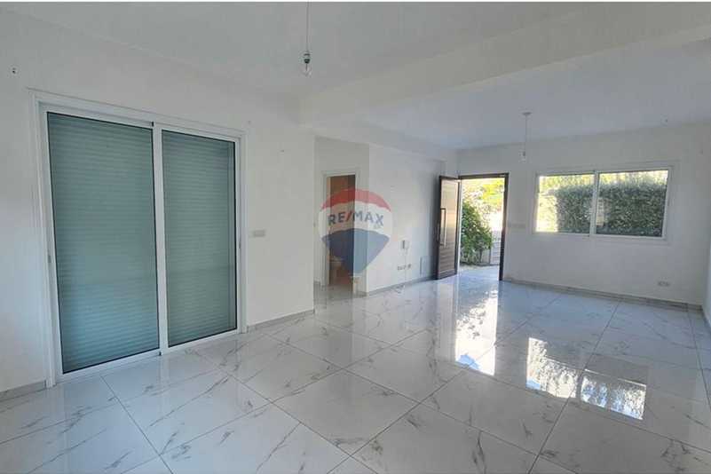 4 bedrooms Commercial property in Limassol, Cyprus No. 19511