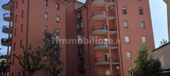 4 bedrooms Apartment in Cento, Italy No. 370976 2