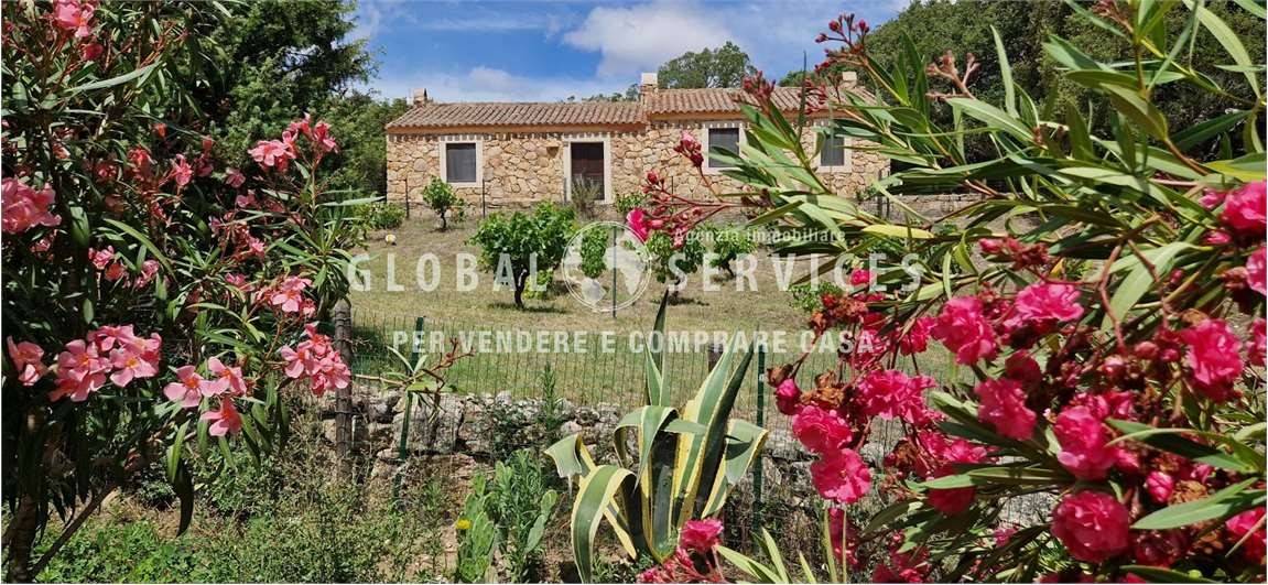 3 bedrooms Villa in Olbia, Italy No. 59831