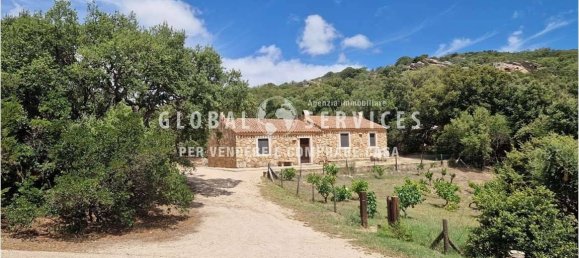 3 bedrooms Villa in Olbia, Italy No. 59831 24