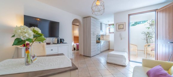 Квартира с 4 спальнями в Орозеи, Италия № 170575 13