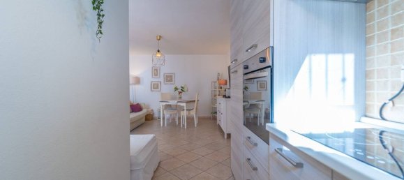 Квартира с 4 спальнями в Орозеи, Италия № 170575 17