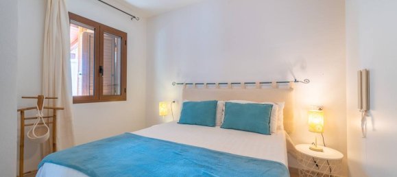 Квартира с 4 спальнями в Орозеи, Италия № 170575 40